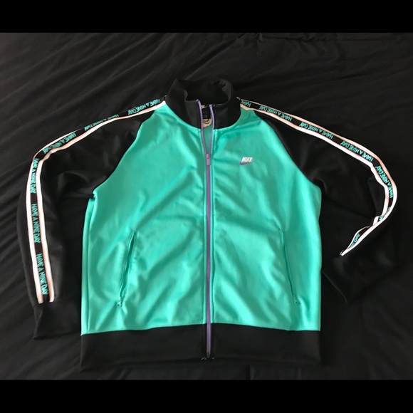 have a nike day track jacket